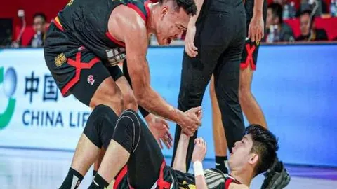 “昆明获国际嘉宾好评：40余国人士赞生态繁荣！”